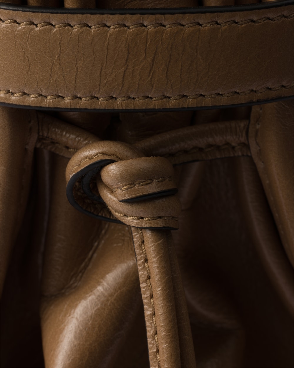 Prada Bonnie Extra Large Leather Handbag - Image 4